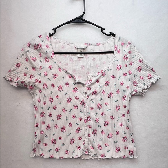 H&M Tops - H&M Button Front Ribbed White Pink Rose‎ Floral Top ribbed cotton jersey. Medium